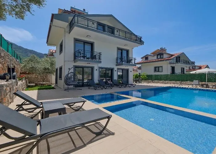 Oeluedeniz De Oezel Havuzlu Muestakil