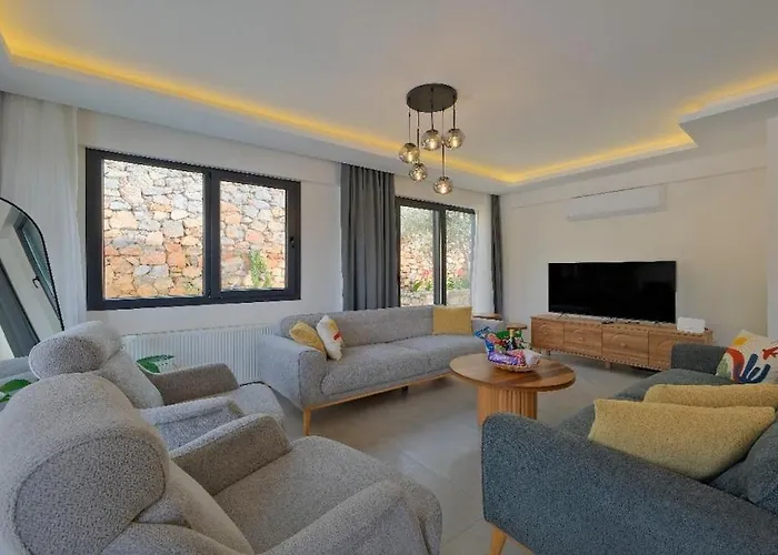 Oeluedeniz De Oezel Havuzlu Muestakil *