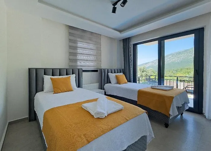 Oeluedeniz De Oezel Havuzlu Muestakil * Fethiye