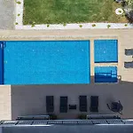 Oeluedeniz De Oezel Havuzlu Muestakil *