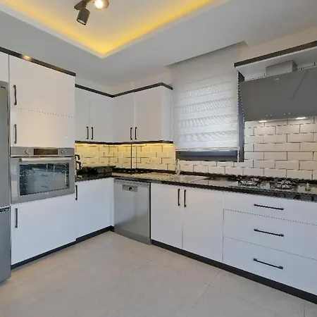 Oeluedeniz De Oezel Havuzlu Muestakil *