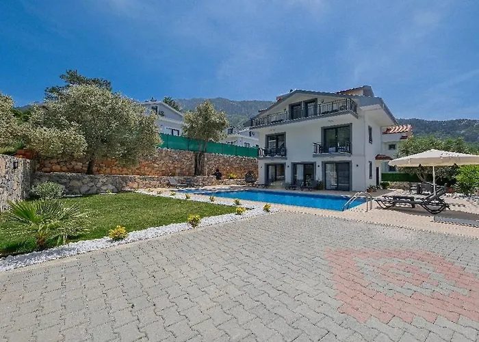 Oeluedeniz De Oezel Havuzlu Muestakil *