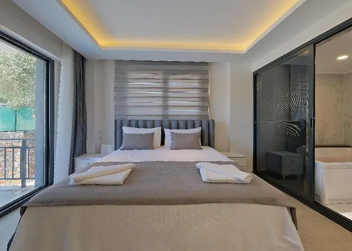 Oeluedeniz De Oezel Havuzlu Muestakil *